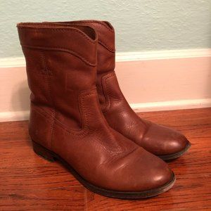 8.5 Frye Cara Roper Short Brown Boot